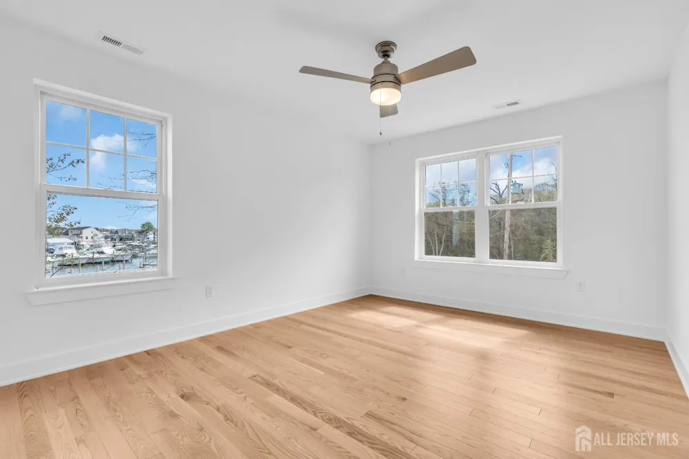 33 Pennsylvania Avenue Ocean, NJ 08758
