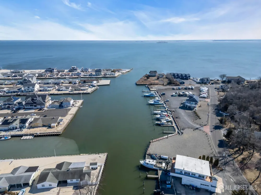 33 Pennsylvania Avenue Ocean, NJ 08758