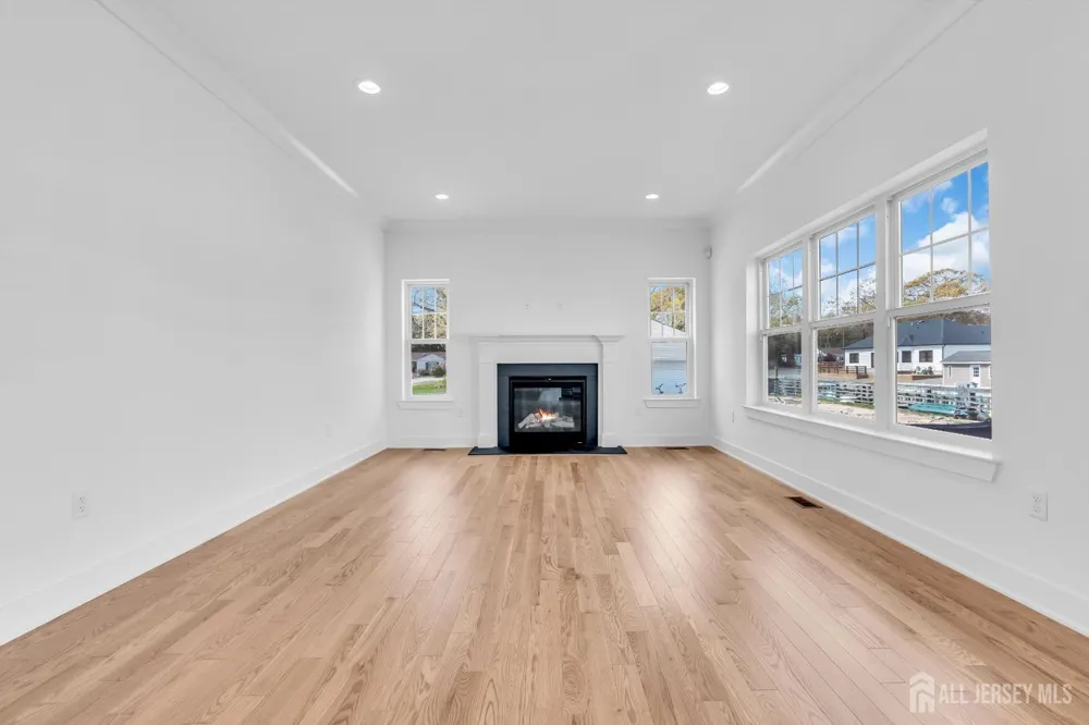33 Pennsylvania Avenue Ocean, NJ 08758
