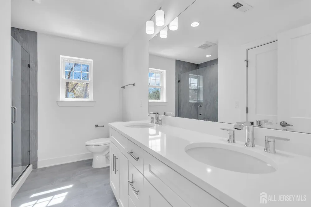 33 Pennsylvania Avenue Ocean, NJ 08758