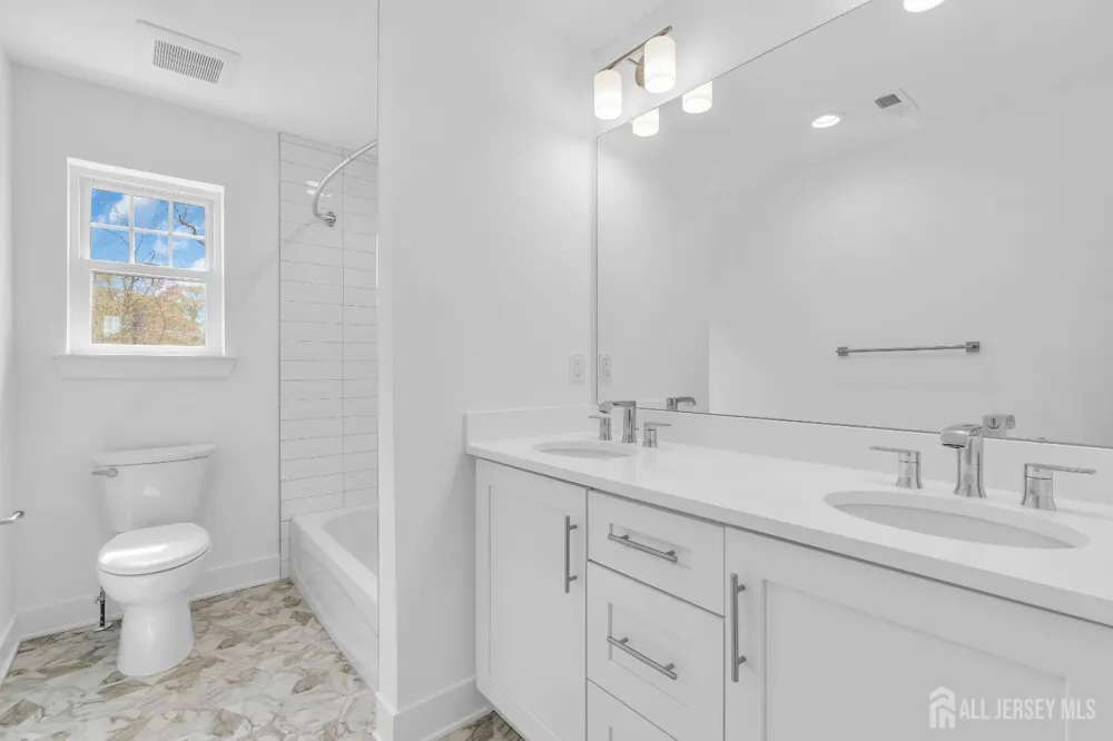 33 Pennsylvania Avenue Ocean, NJ 08758