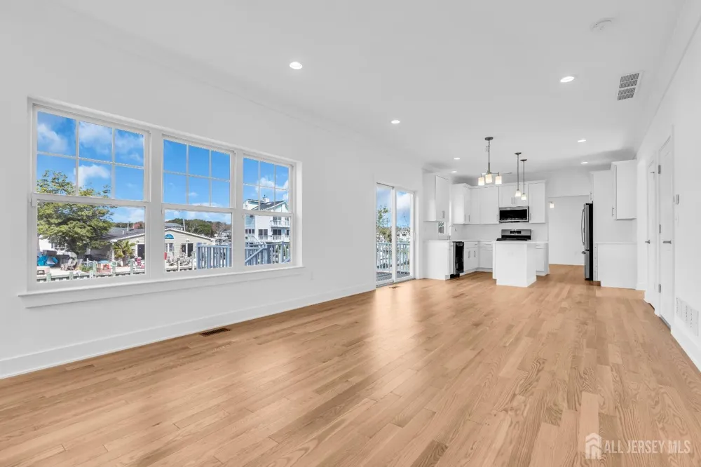 33 Pennsylvania Avenue Ocean, NJ 08758