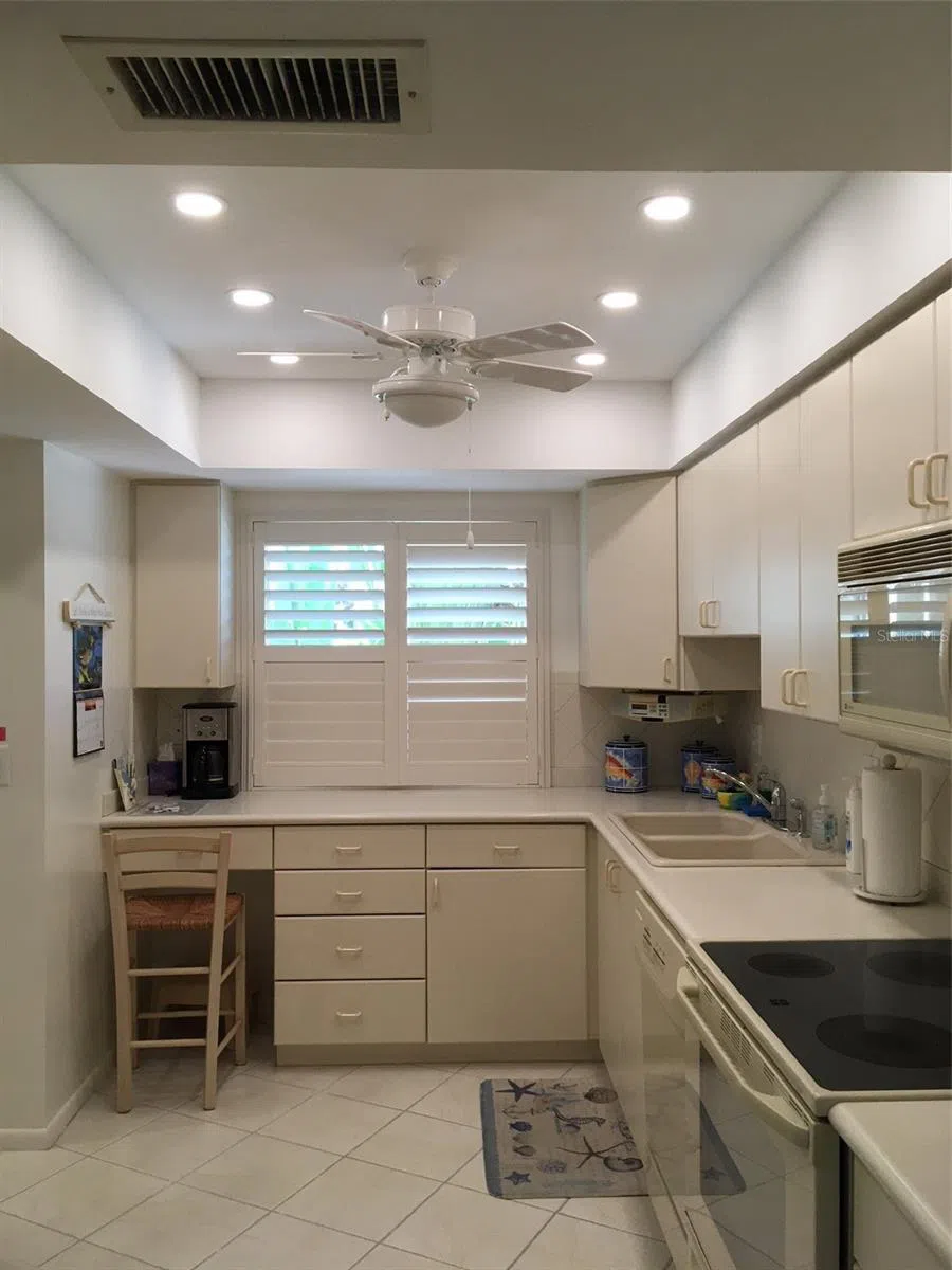 4825 GULF OF MEXICO DRIVE #201 Longboat Key, FL 34228