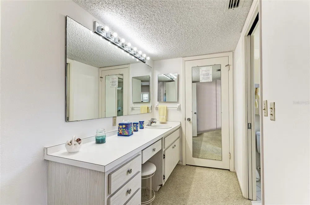 4825 GULF OF MEXICO DRIVE #201 Longboat Key, FL 34228