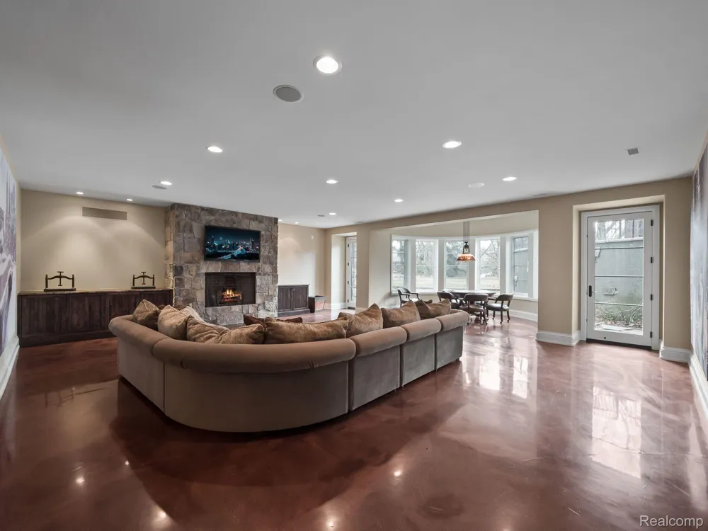 26565 SCENIC Franklin Village, MI 48025
