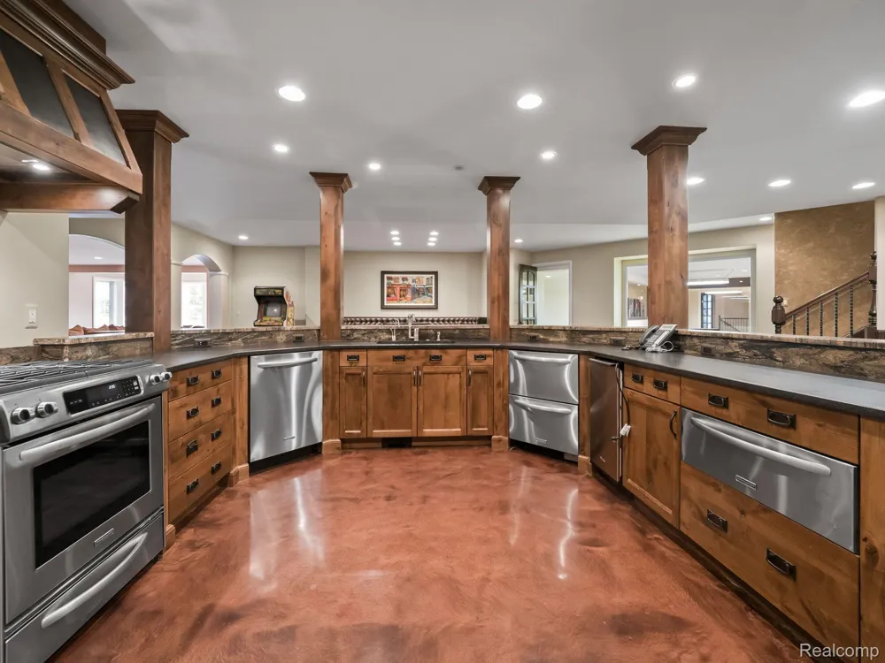 26565 SCENIC Franklin Village, MI 48025