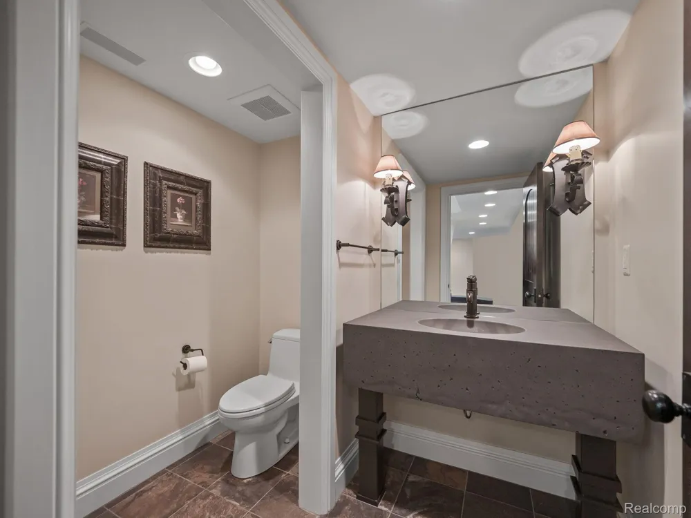 26565 SCENIC Franklin Village, MI 48025