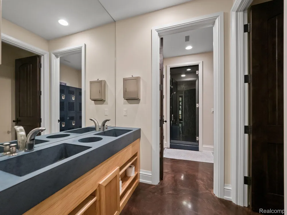 26565 SCENIC Franklin Village, MI 48025