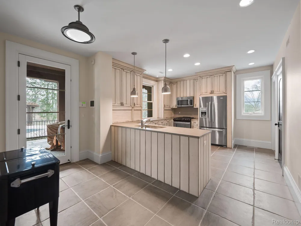 26565 SCENIC Franklin Village, MI 48025