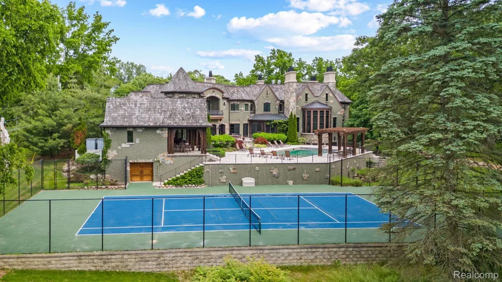 26565 SCENIC Franklin Village, MI 48025