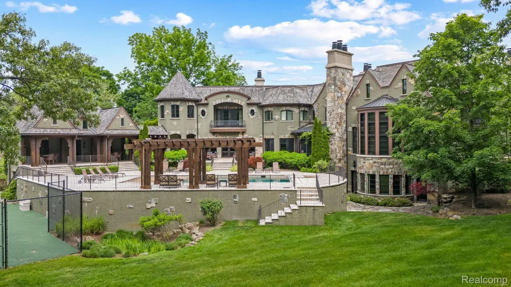 26565 SCENIC Franklin Village, MI 48025