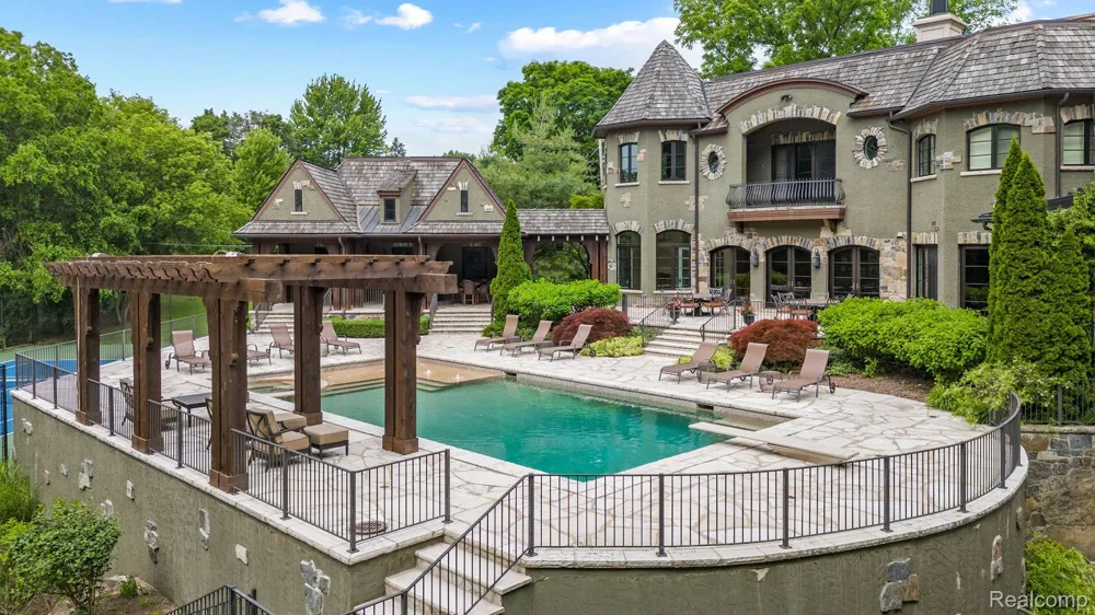 26565 SCENIC Franklin Village, MI 48025