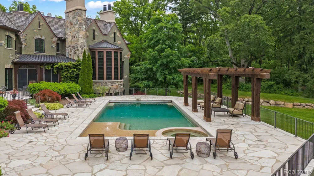26565 SCENIC Franklin Village, MI 48025