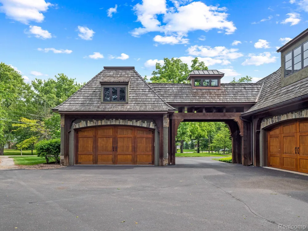 26565 SCENIC Franklin Village, MI 48025