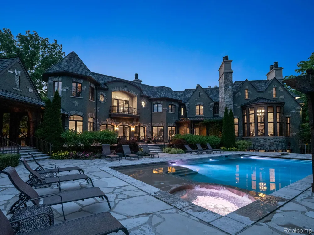 26565 SCENIC Franklin Village, MI 48025