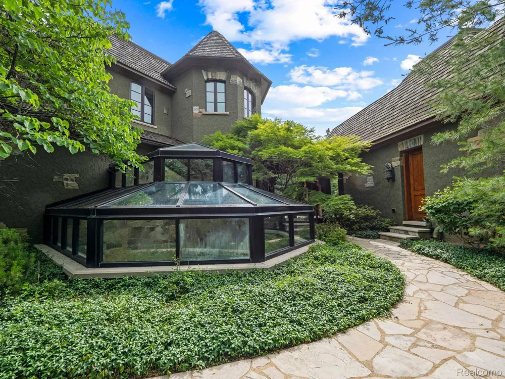 26565 SCENIC Franklin Village, MI 48025