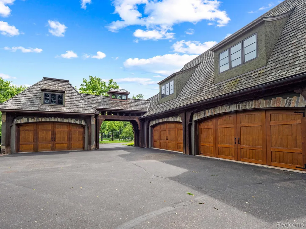 26565 SCENIC Franklin Village, MI 48025