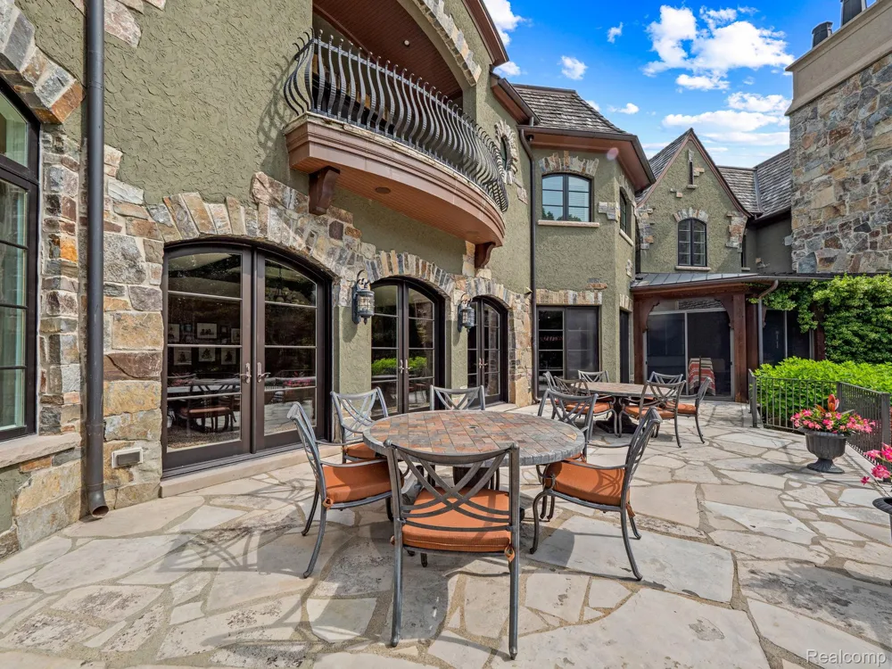26565 SCENIC Franklin Village, MI 48025