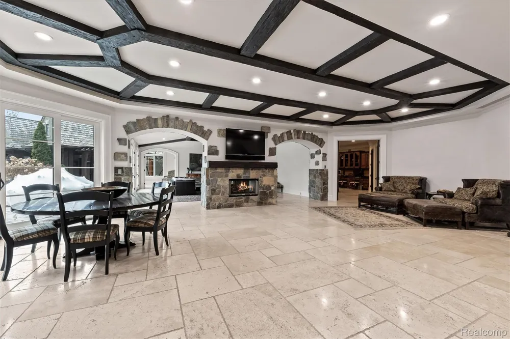 26565 SCENIC Franklin Village, MI 48025
