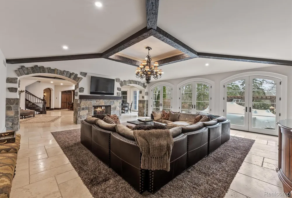 26565 SCENIC Franklin Village, MI 48025