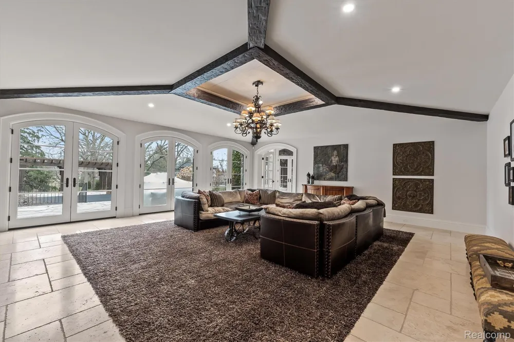 26565 SCENIC Franklin Village, MI 48025