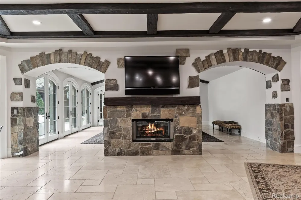 26565 SCENIC Franklin Village, MI 48025