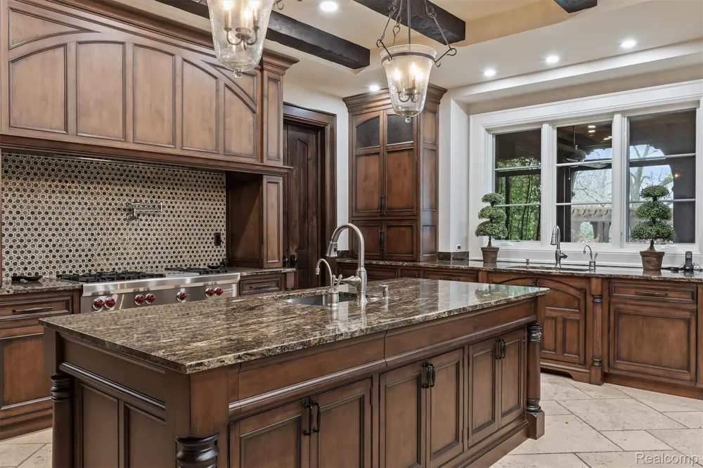 26565 SCENIC Franklin Village, MI 48025