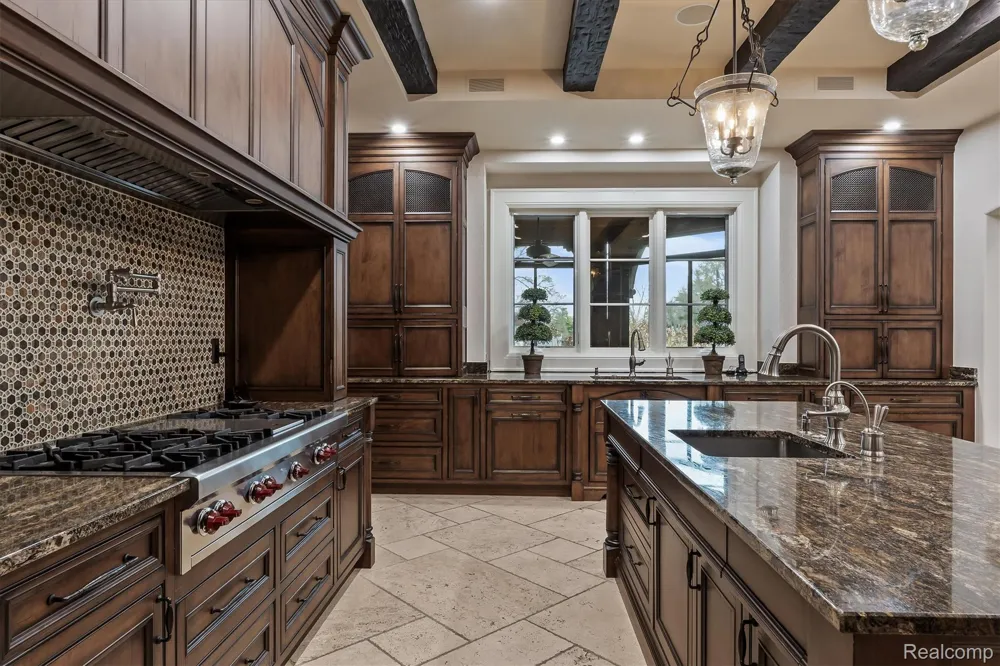 26565 SCENIC Franklin Village, MI 48025