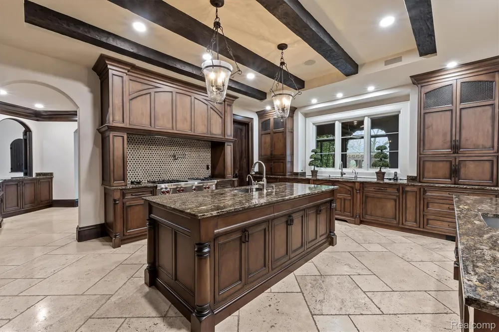 26565 SCENIC Franklin Village, MI 48025
