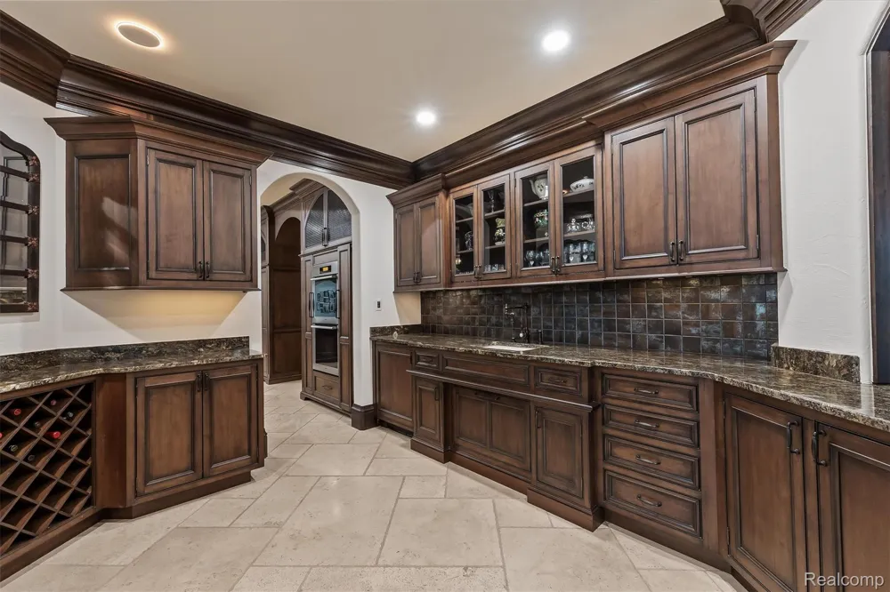 26565 SCENIC Franklin Village, MI 48025
