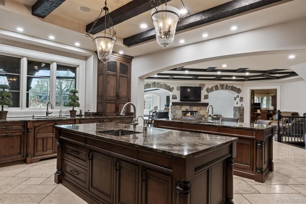 26565 SCENIC Franklin Village, MI 48025