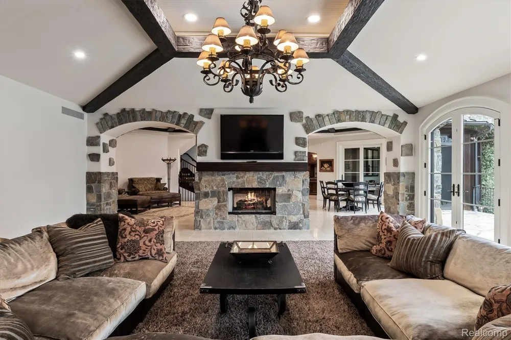 26565 SCENIC Franklin Village, MI 48025