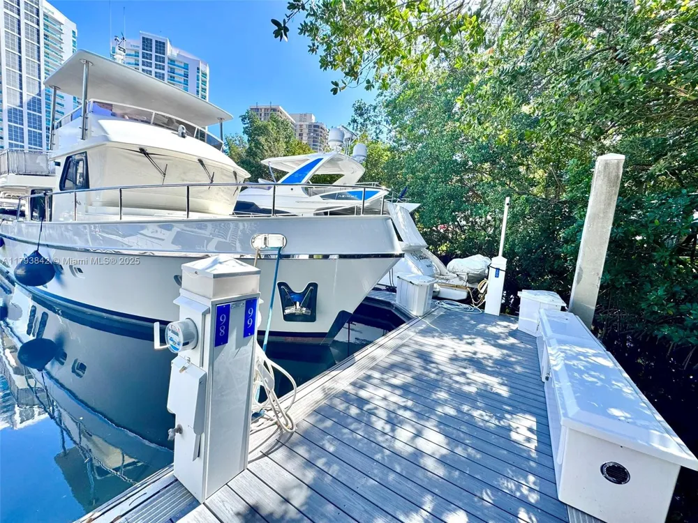 3575 Mystic Pointe Dr. Slip 99 Aventura, FL 33180