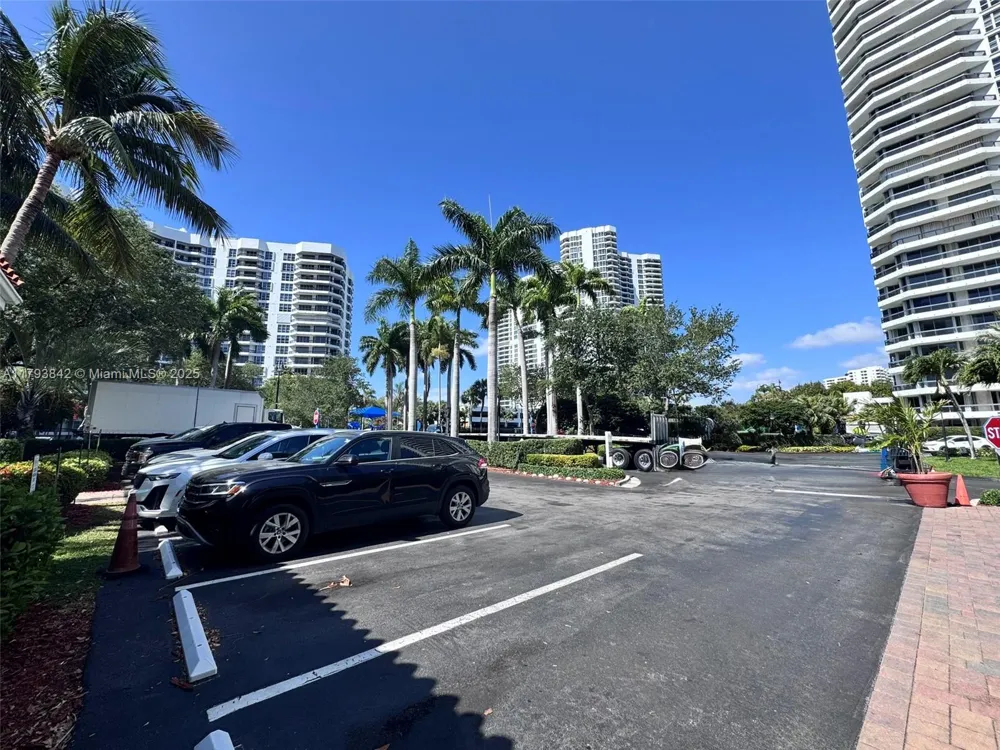 3575 Mystic Pointe Dr. Slip 99 Aventura, FL 33180