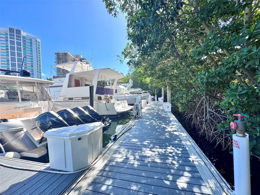3575 Mystic Pointe Dr. Slip 99 Aventura, FL 33180