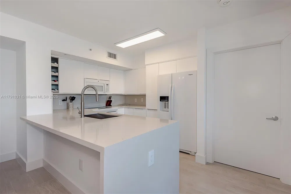 90 Alton Rd #2410 Miami Beach, FL 33139