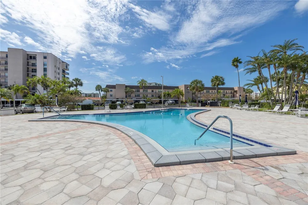 7625 SUN ISLAND DRIVE S #106 South Pasadena, FL 33707
