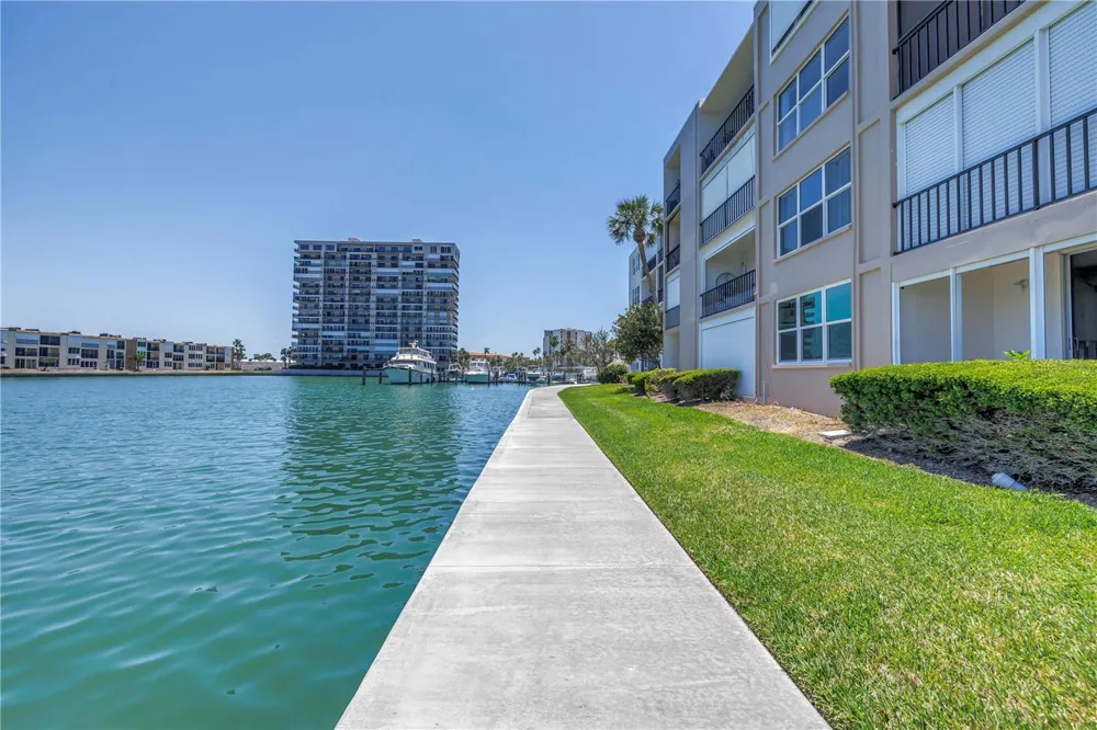 7625 SUN ISLAND DRIVE S #106 South Pasadena, FL 33707
