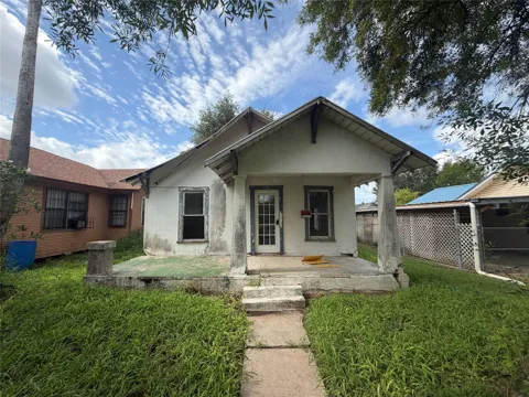214 E Lee Street