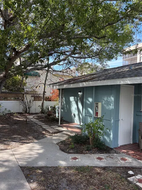 170 ROOSEVELT DRIVE #5