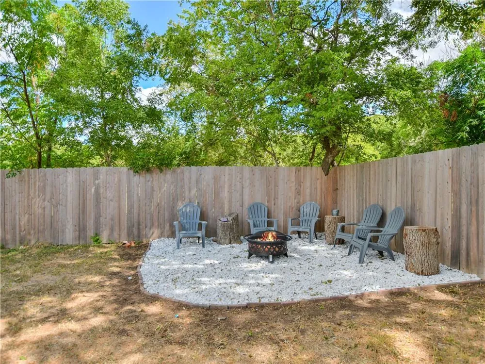 504 W 2nd Street Elgin, TX 78621