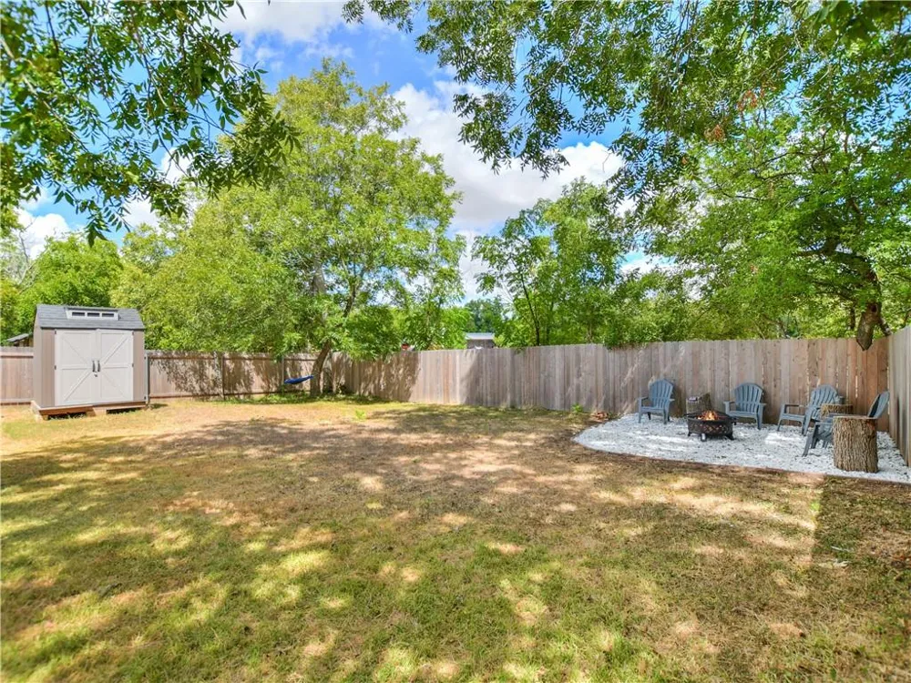 504 W 2nd Street Elgin, TX 78621