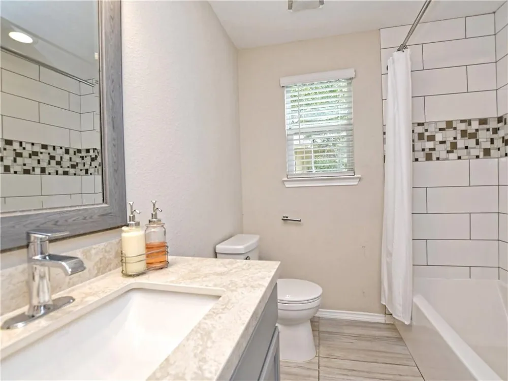 504 W 2nd Street Elgin, TX 78621