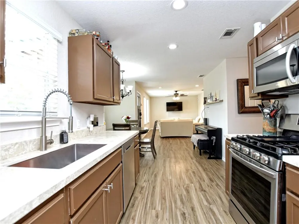 504 W 2nd Street Elgin, TX 78621