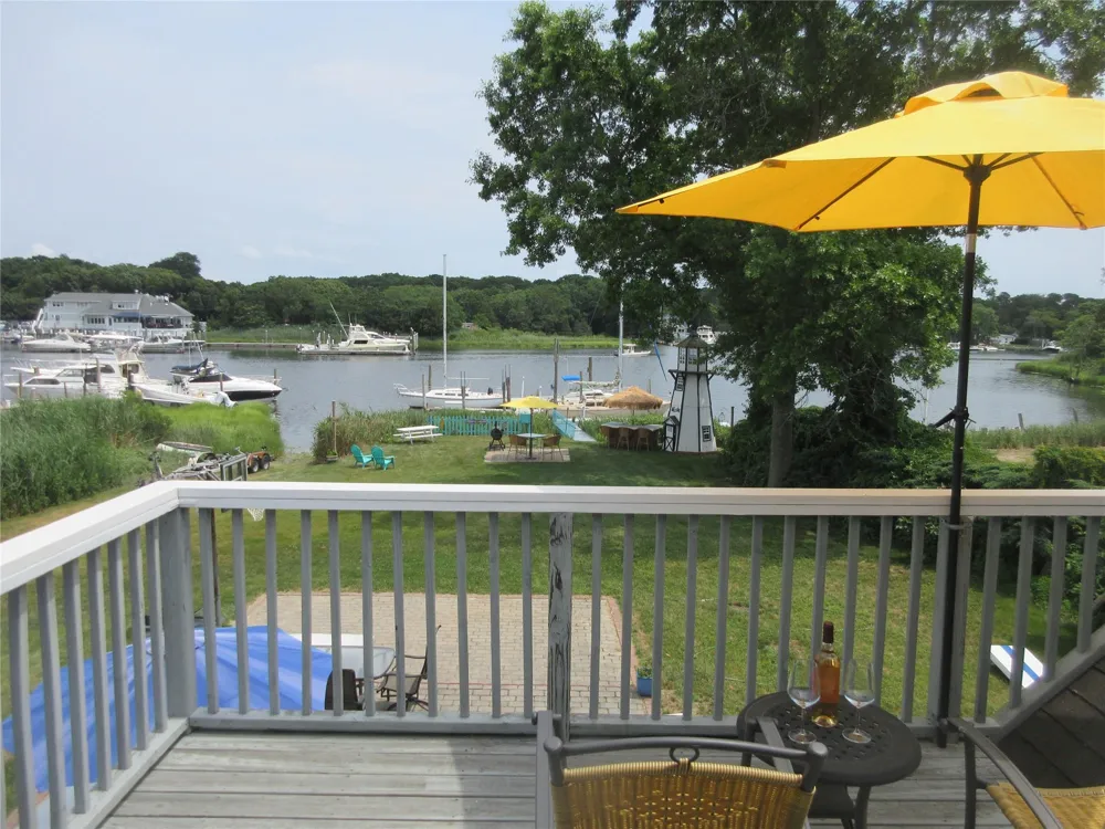 118 Overlook Drive Aquebogue, NY 11931
