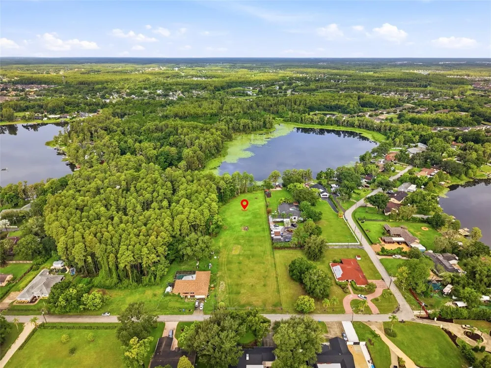 BLOUNT ROAD Lutz, FL 33558