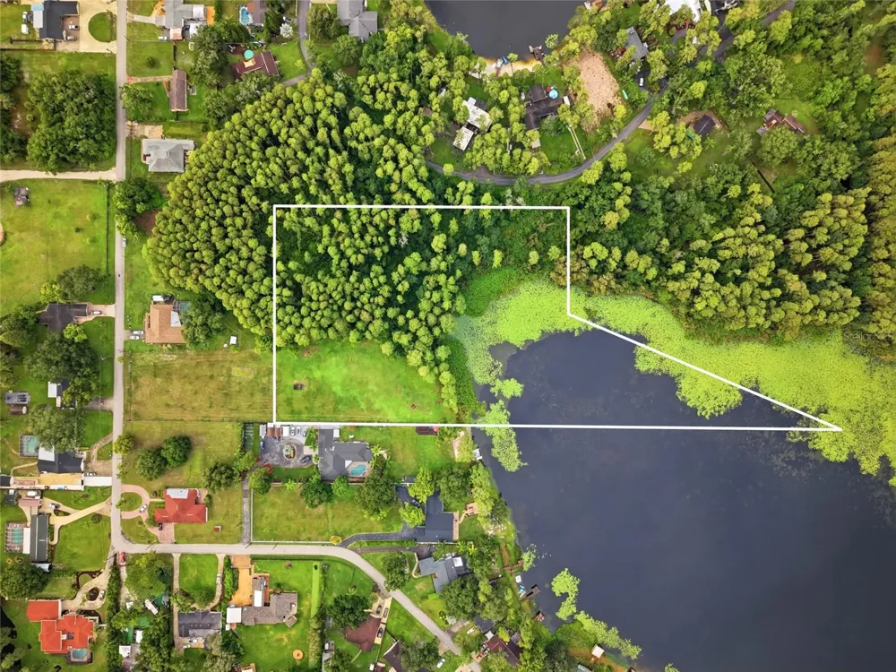 BLOUNT ROAD Lutz, FL 33558