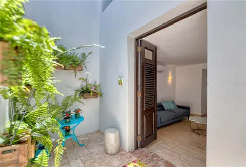 203 FORTALEZA STREET #4