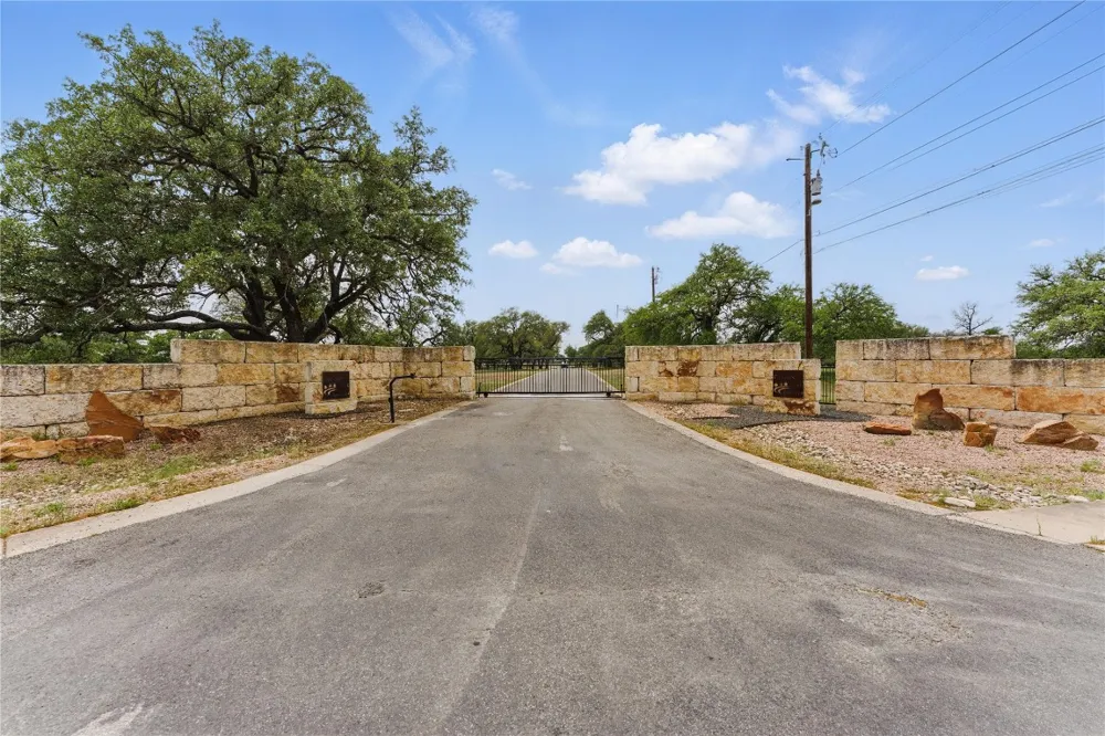 29 CHIMNEY COVE DRIVE Marble Falls, TX 78654