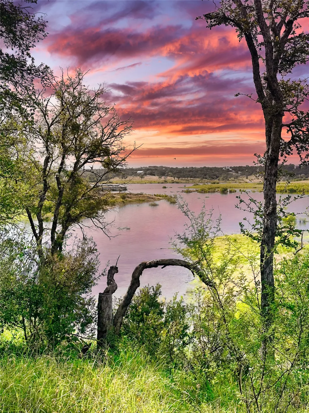29 CHIMNEY COVE DRIVE Marble Falls, TX 78654